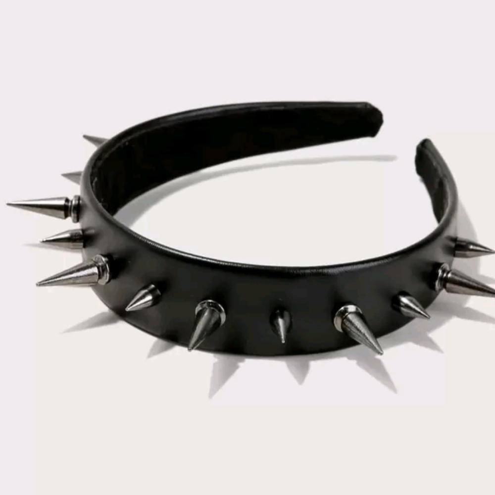 Black Spiked Headband From HOT TOPIC - Picture 2 of 7